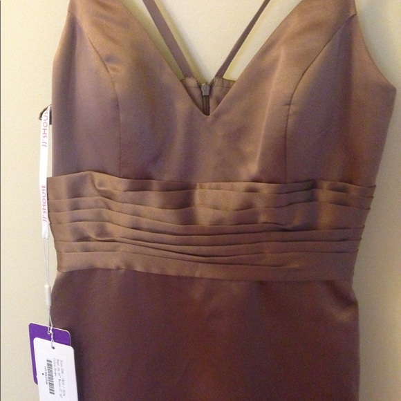 🌺Beautiful brown satin dress🌺 - Picture 2 of 2